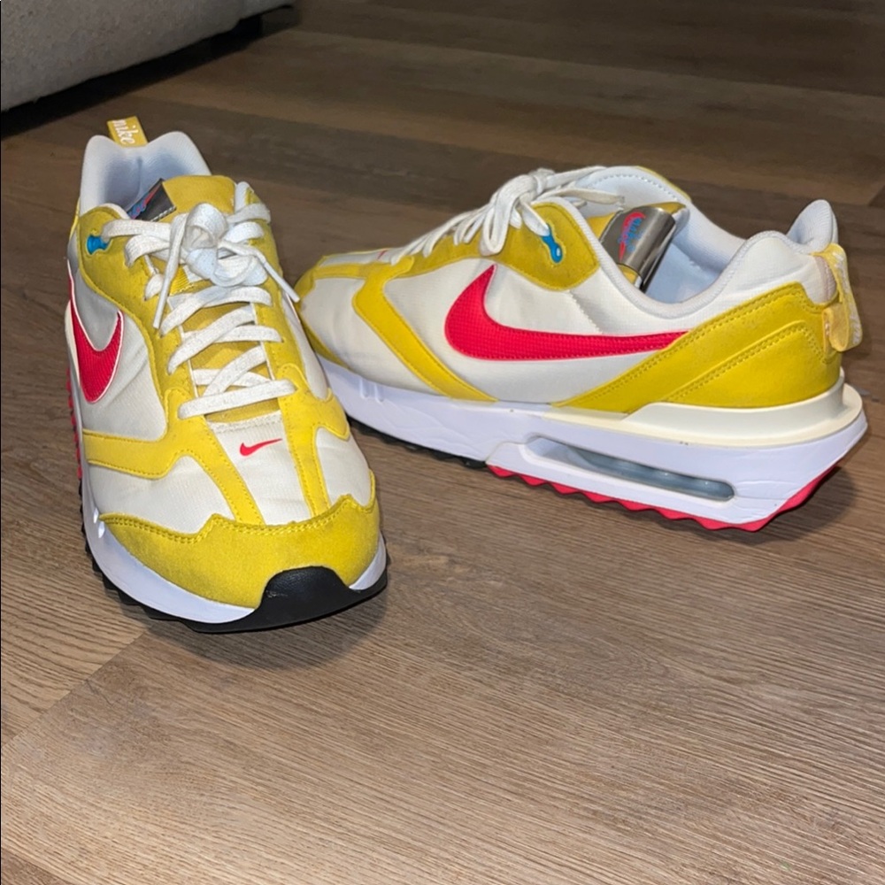 Men’s 11.5 Nike Air Max Dawn Vivid Sulfur Siren Red